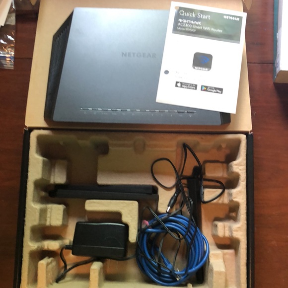 Net Gear Nighthawk Wi-Fi Router - Picture 4 of 6